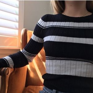 Light semi cropped sweater